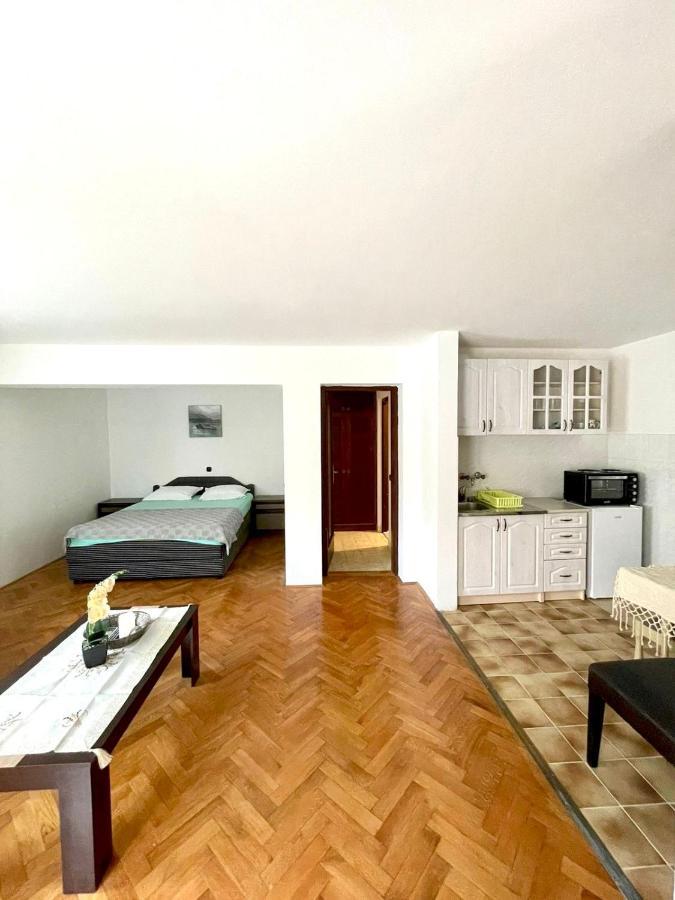 Julija 1 Apartamento Igalo Exterior foto